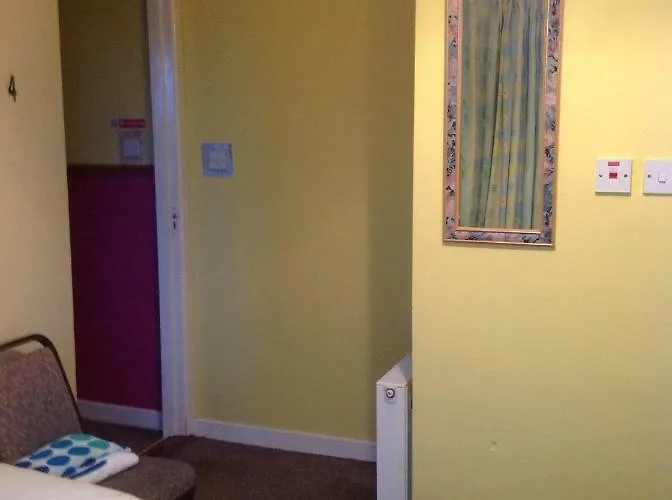 Hill View Buget Bed and Breakfast *